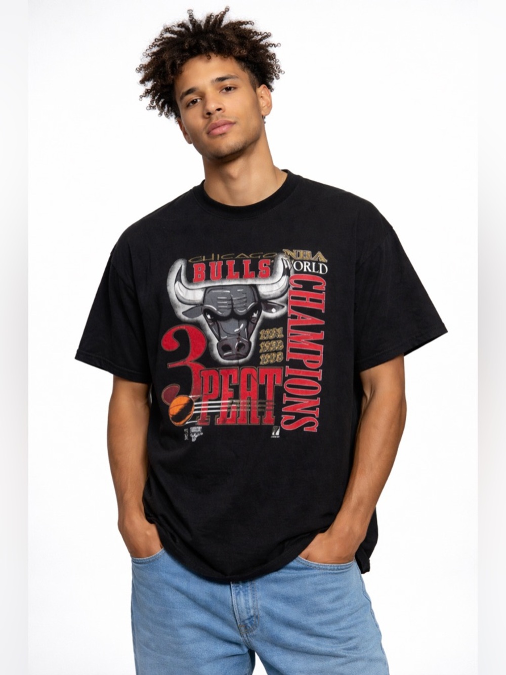 Vintage Chicago Bulls Logo 7 3-Peat NBA Champions T-Shirt Black Mens Large 90s